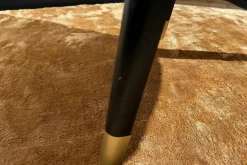 Stuhl Colette Leder Kashmir Nuage Hellgrau Gestell Buche Wenge Schwarz Gebeizt Füße Messing