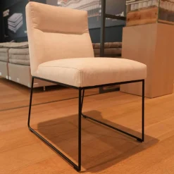 Stuhl D Fine Bezug Stoff Lisboa 05 Creme Rosa Kufengestell Struktur Schwarz