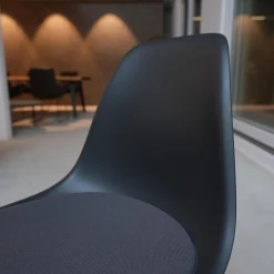 Stuhl Eames Plastic Side Chair DSR Stoff Hopsak Dunkelgrau Drahtgestell Basic Dark