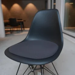 Stuhl Eames Plastic Side Chair DSR Stoff Hopsak Dunkelgrau Drahtgestell Basic Dark