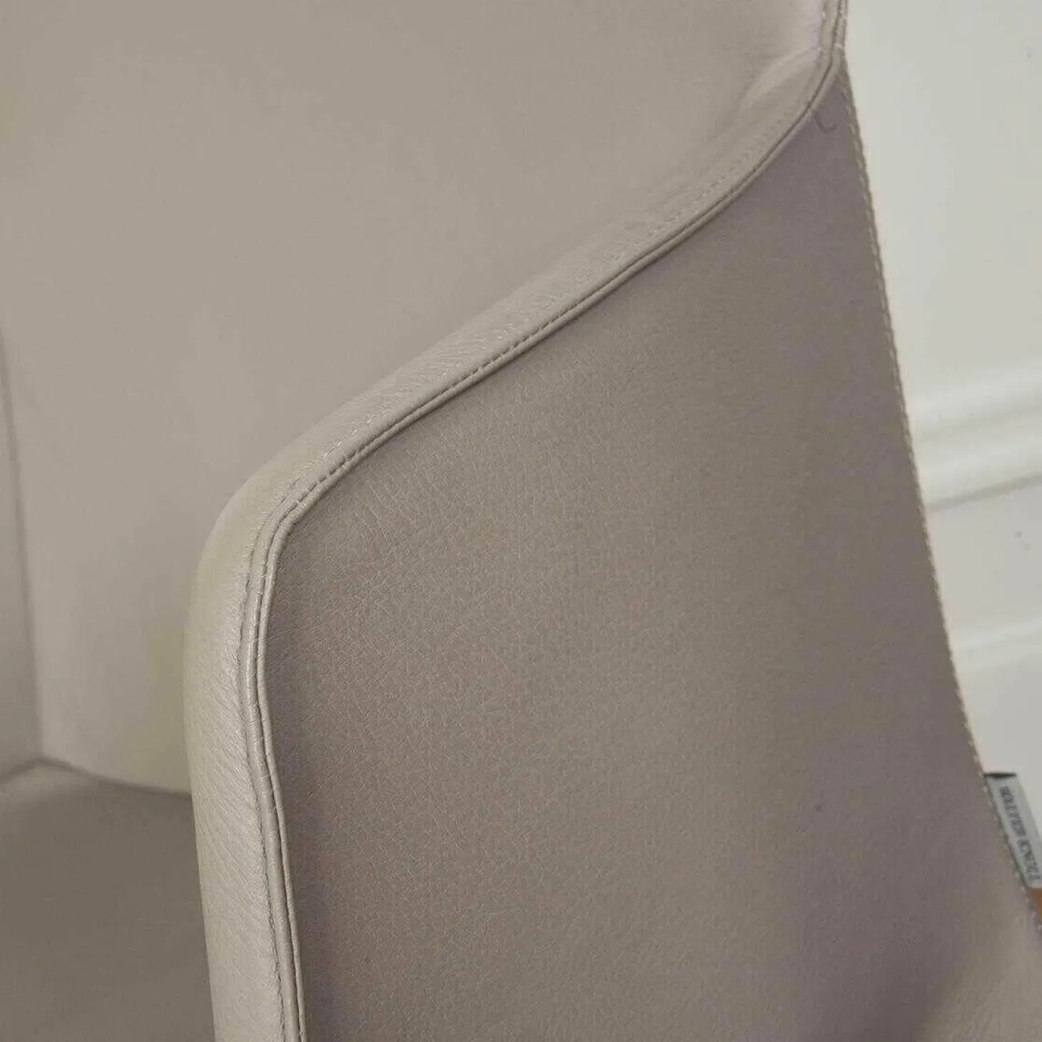 Stuhl Gio Leder Torro Stone mit Armlehnen