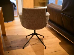 Stuhl Grand Lui Bezug Stoff Maple MA862 Grau Meliert Drehgestell Schwarz Matt