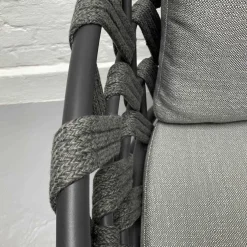 Stuhl Leo Dining Chair Lava mit Sitz- und Rückenkissen Stoff Savanne Zink