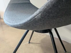 Stuhl Moon Stoff Dunkelgrau 4 MC Füße Schwarz