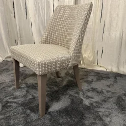 Stuhl Musa 1 Stoff Dedar Cherie Duna Beige Füße Holz Grau Beige Lackiert