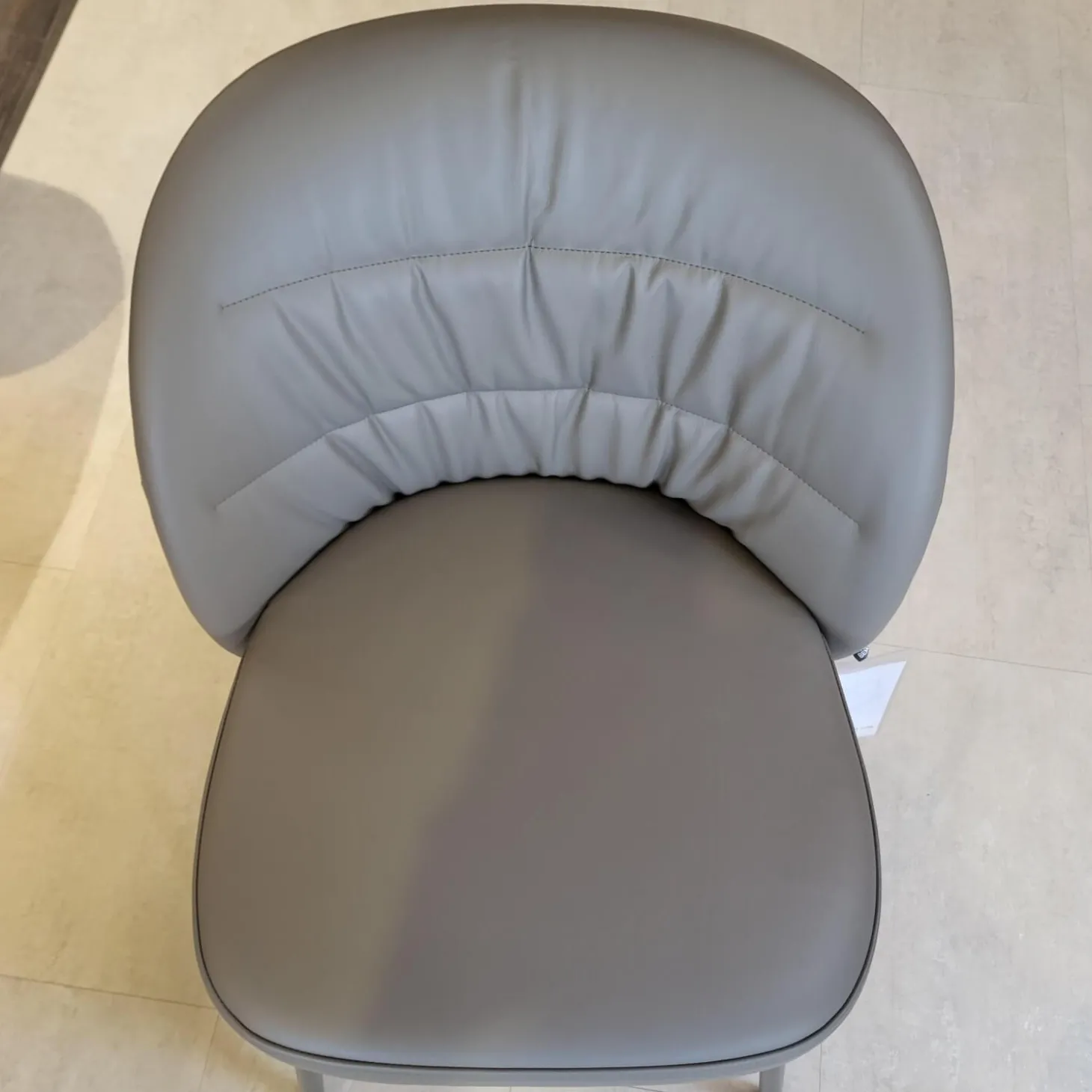 Stuhl Noa 690 Rolf Benz Leder 36 Mittel Quarzgrau Füße Umbragrau Lackiert