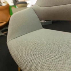 Stuhl Occo Conference Stoff Credo 17 Hellbraun Untergestell Eiche Natur