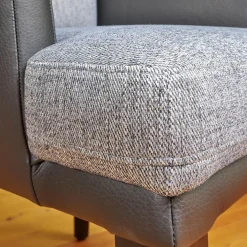 Stuhl Polo Dining Mit Armlehne Sitz Stoff Noah Grau Rücken Leder Normandie Schwarz Füße Eiche Schwarz Gebeizt