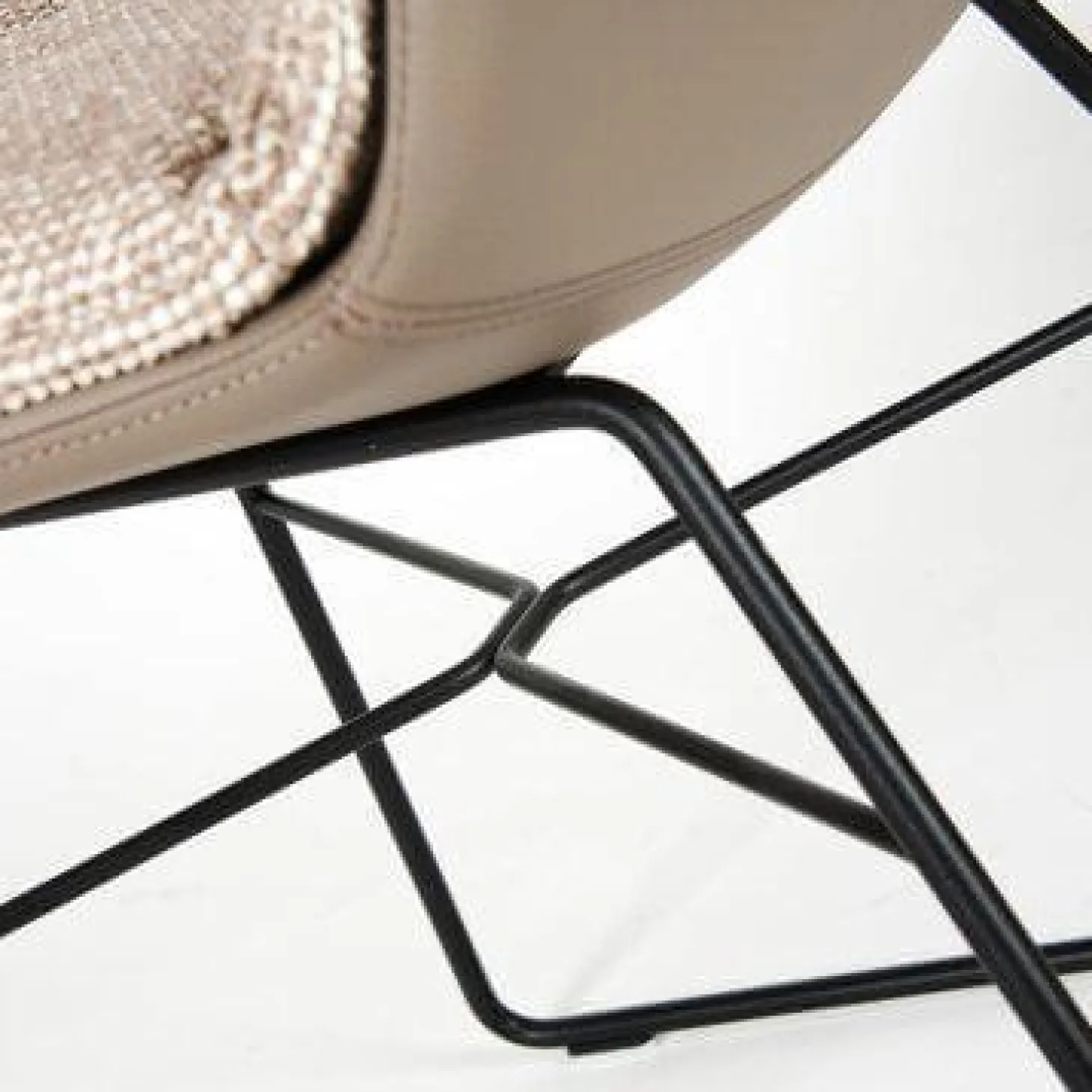 Stuhl Shilo Stoff Montana Dove Cut Leder Toro Taube Fuß Drahtgestell Black Grey