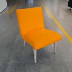 Stuhl Vostra Wood Bezug Divina 3 Farbe 426 Papaya Gestell Eiche Weiß Pigmentiert Geölt