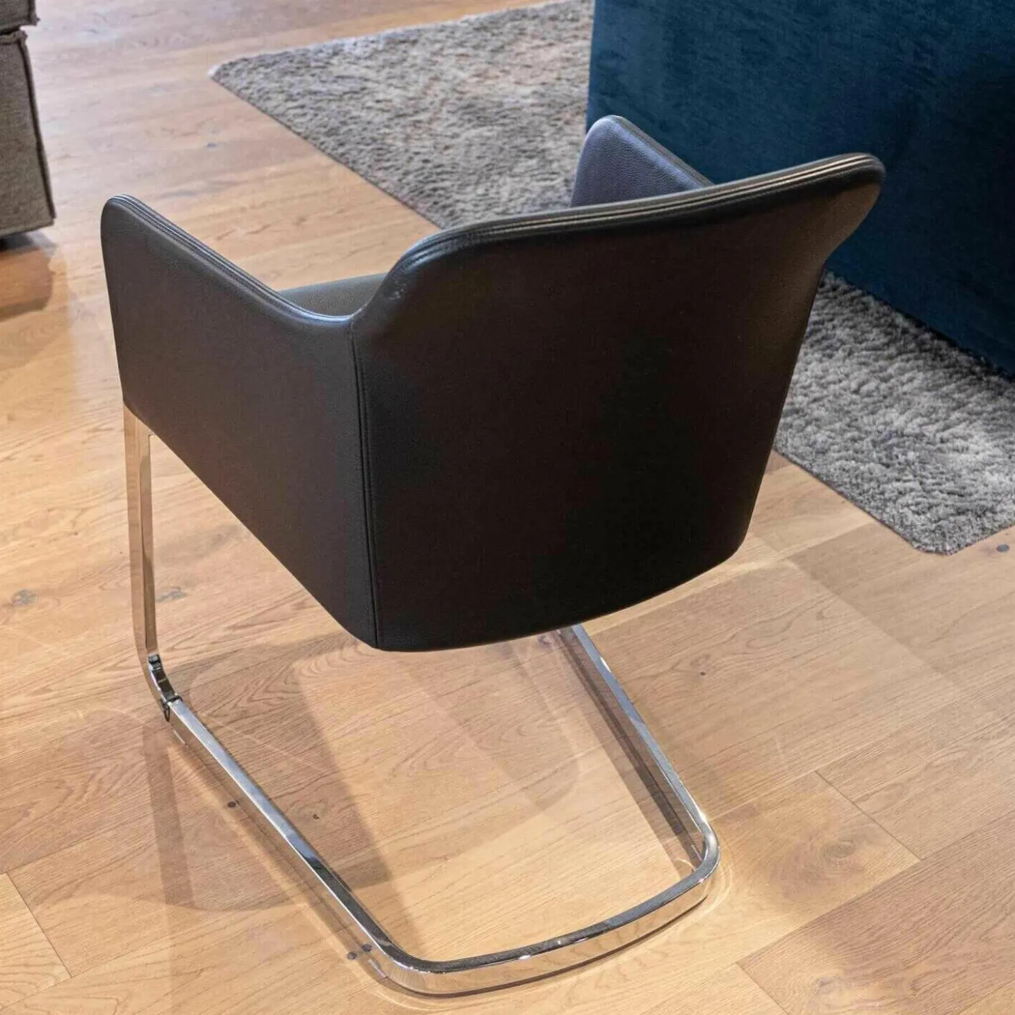 Stuhl Youma Leder Schwarz Belo 1601 Nero Gestell Alu Glänzend SA 61