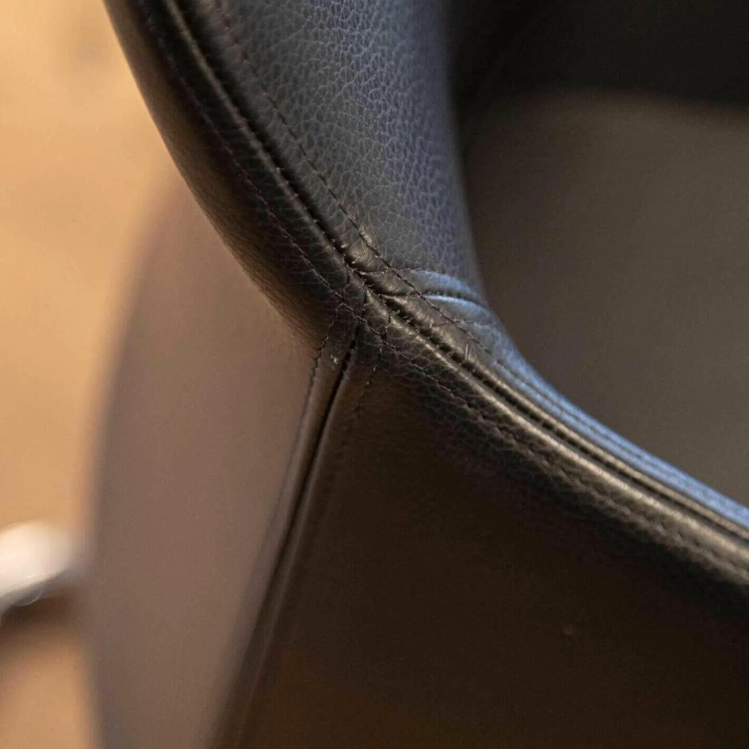 Stuhl Youma Leder Schwarz Belo 1601 Nero Gestell Alu Glänzend SA 61