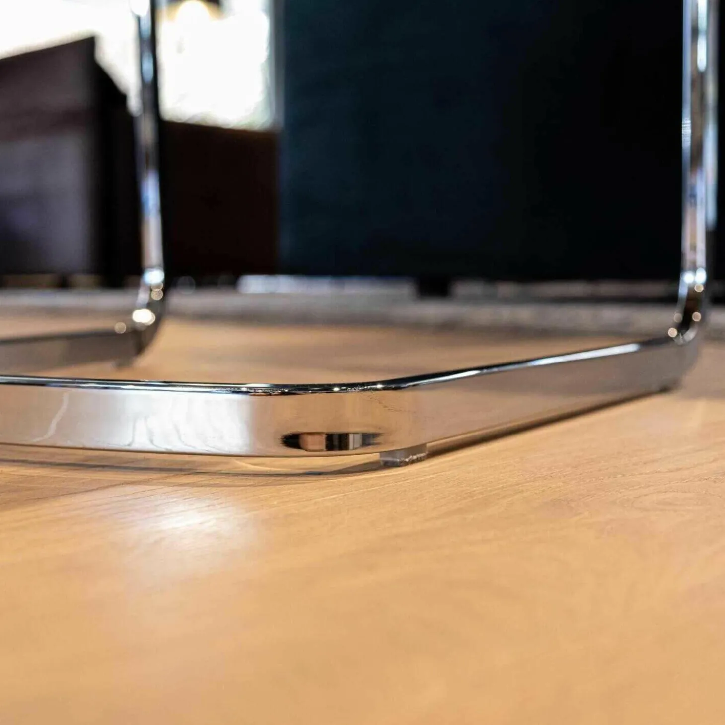 Stuhl Youma Leder Schwarz Belo 1601 Nero Gestell Alu Glänzend SA 61