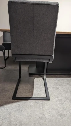 Stuhlgruppe 6222 Mit Bank Stoff 0565 82 Fango Grau Gestell Metall Schwarz Inklusive 2 Kissen