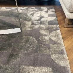 Teppich Obsidian In Verschiedenen Grautönen Aus Neuseelandwolle Tencel Handgetuftet