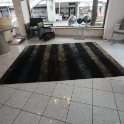 Teppich Tendenza Takama 69 Grün Schwarz Handgeknüpft