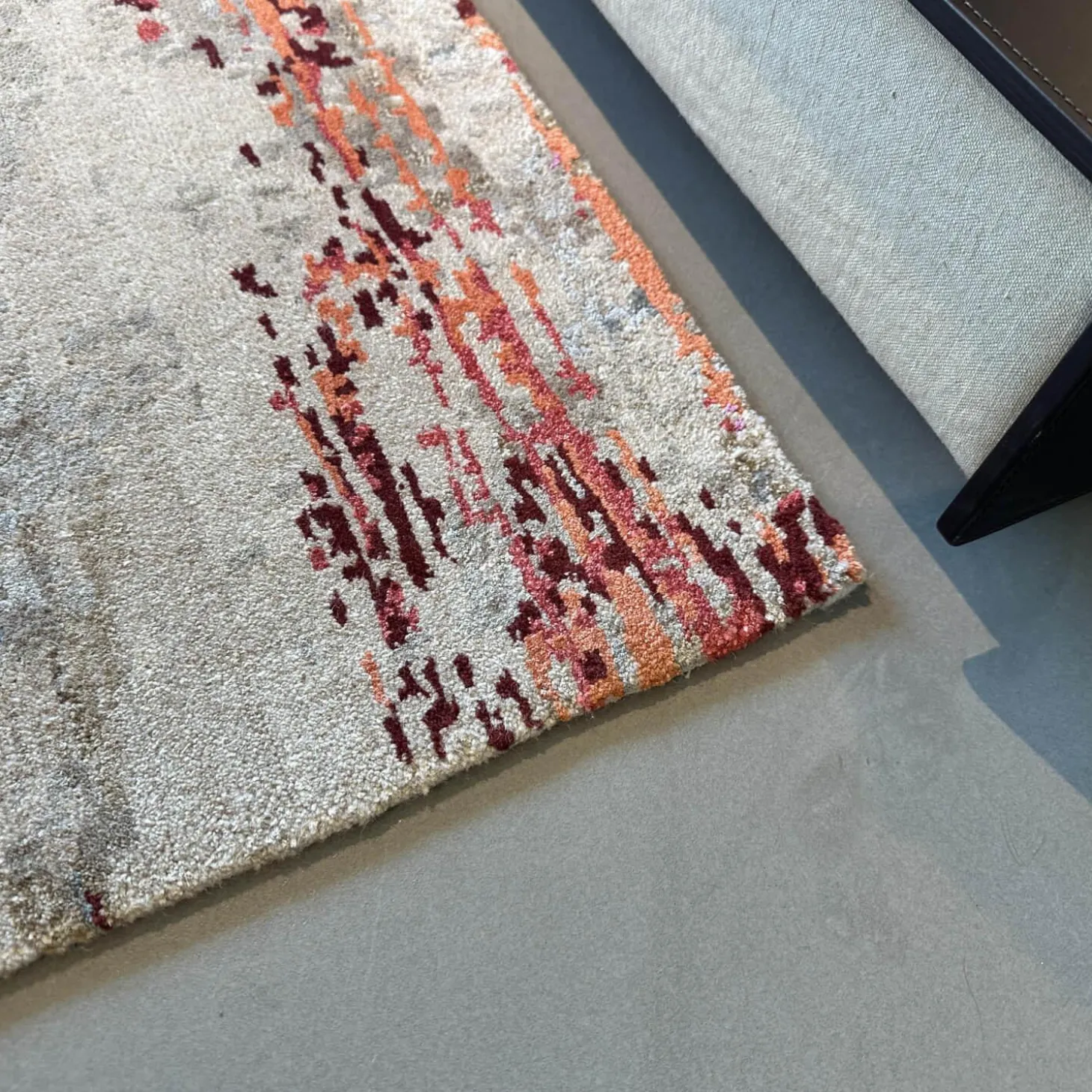 Teppich 200x300 Legends Of Carpets Chimbuka Wolle Seide Brennnessel Grau Blau Rot