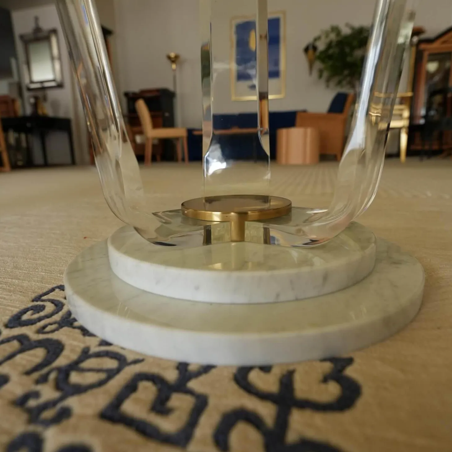 Tisch Ace Glasplatte Mit Facettenschliff Gestell Acryl und Carrara Marmor