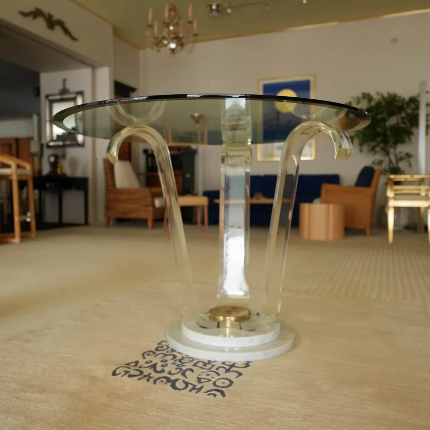 Tisch Ace Glasplatte Mit Facettenschliff Gestell Acryl und Carrara Marmor