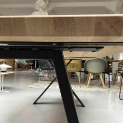 Tisch Albert Natur Eiche 2-geteilte Platte Schwarzes Gestell