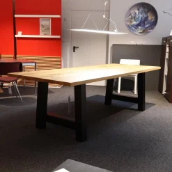 Tisch Elvis Platte Eiche Mit Gerader Kante Gestell Schwarz Matt Lackiert