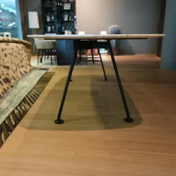 Tisch Grasshopper Platte Marmor Statuarietto Gloss Finish Weiß Gestell Stahl Schwarz