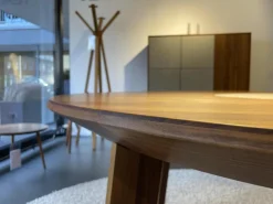 Tisch Miro Nussbaum Natur Geölt Drehteller Keramik Phedra Grau