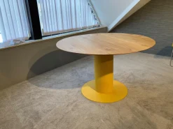 Tisch Oval Platte Eiche Eiche Astig Geölt Gestell Metall Lack RAL 1032 Broom Yellow Gelb