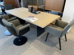 Tisch SC41 Eiche Gelaugt mit Kettensägenstruktur