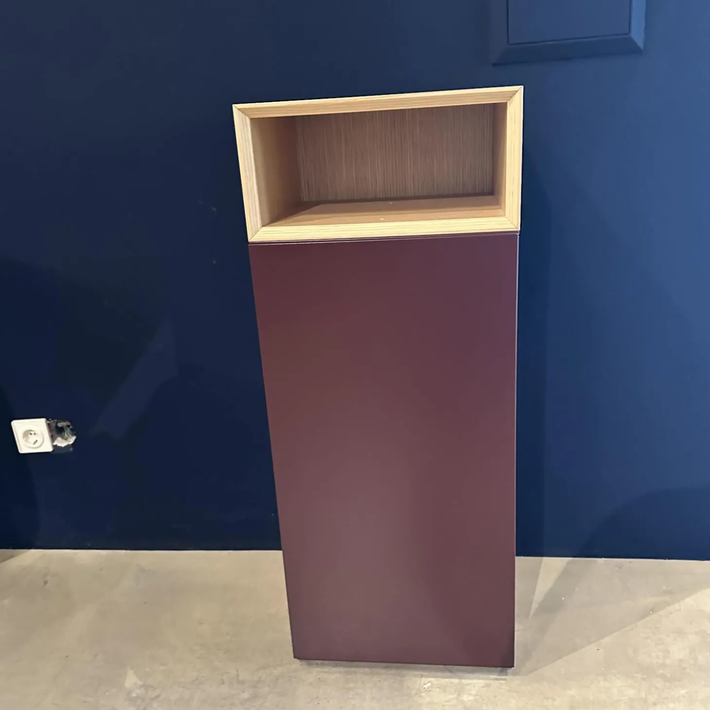 Türenkommode Alea Eiche Matt Lack Matt Beere Violett