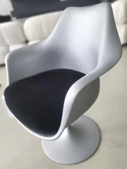 Tulpen-Armlehnstuhl Saarinen Platin Sonderfarben