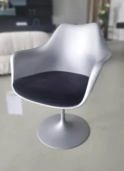 Tulpen-Armlehnstuhl Saarinen Platin Sonderfarben