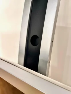 TV-Regal Mattes Metall Und Glas Mit Schwenkbarem TV- Und Hifi-Rack