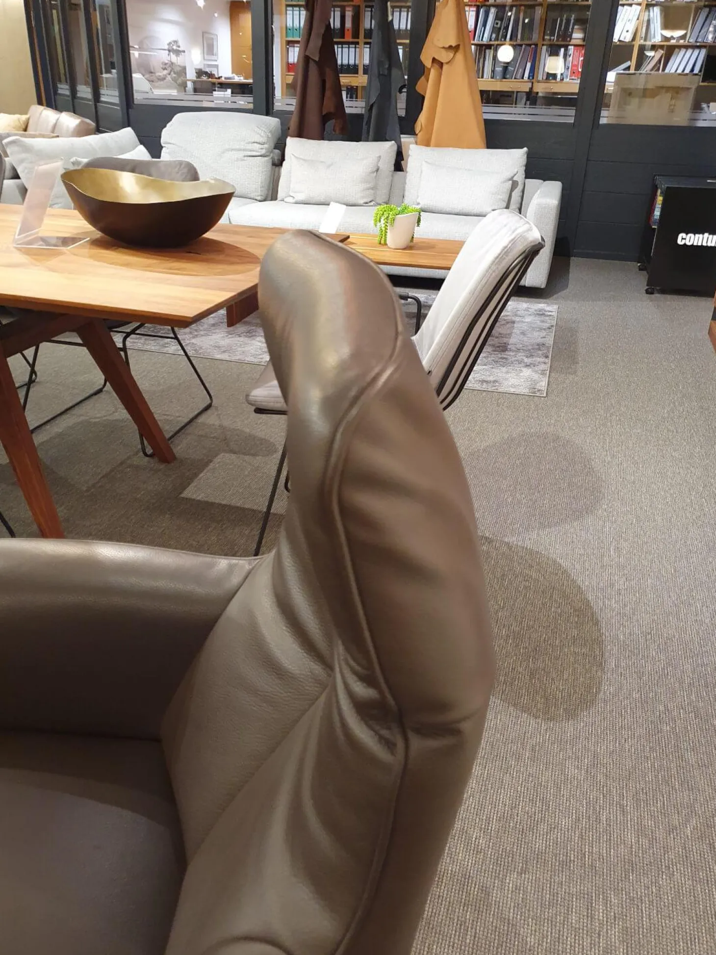 TV-Sessel TW092 Small Leder Semira Chocolate Braun Sternfuß Aluminium Poliert Elektrisch Verstellbar