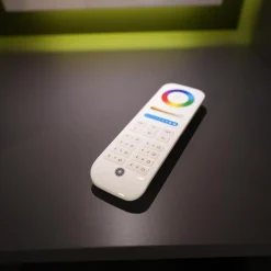 Vitrine 71812 Schiefergrau Hochglanz Kufe Metall Schwarz Inklusive Beleuchtung