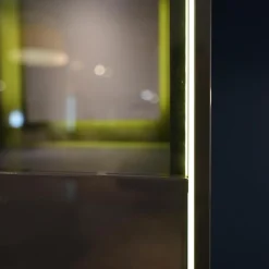 Vitrine 71812 Schiefergrau Hochglanz Kufe Metall Schwarz Inklusive Beleuchtung