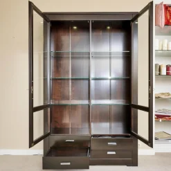 Vitrine Bordeaux Kirschbaum Nero Inklusive Beleuchtung, 4 Schubladen Und 6 Glasböden