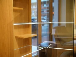 Vitrine Filigno Eiche Natur Geölt Braun Rauchglas Mit Beleuchtung Und Fernbedienung