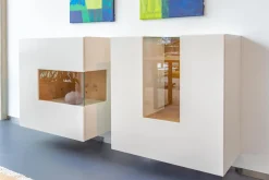 Vitrine Lack Weiß Matt Mit Beleuchtung (rechts auf dem Bild)