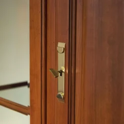 Vitrine Poesie Wildkirsche Poliert Mit Glaselementen