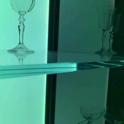 Vitrine Solus Black Light Optiwhite Dark Grey mit Farbwechsel Beleuchtung