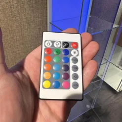 Vitrine Solus In Optiwhite Klar Verschweißt Türknopf Und Stellfüße Aus Edelstahl Mit Beleuchtung