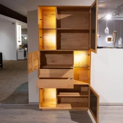 Vitrine SY 772 Puro Syle Asteiche Massiv Gebürstet Natur Geölt Farbglas Schwarzgrau Matt Mit Sockel Und Beleuchtung