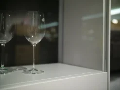 Vitrine WK 419 Intono 62462 Lack Steingrau 407 Rückwand Lack Quarz- Lin