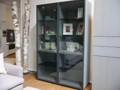 Vitrinen WK 420 Viva 153 Eiche Grau Front In Rauchglas 436 Cosmos Schwarz Mit Push To Open Und Beleuchtung