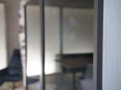 Vitrinen WK 420 Viva 153 Eiche Grau Front In Rauchglas 436 Cosmos Schwarz Mit Push To Open Und Beleuchtung