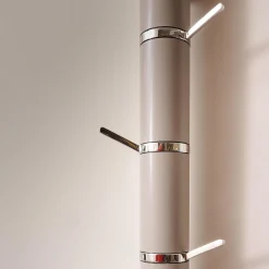 Wandgarderobe Tube Akzente Leder Taupe 07 Braun Gestell Edelstahl Poliert