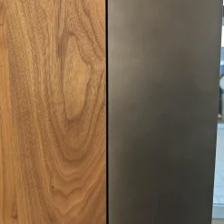 Weinkofferschrank Cambusa Nussbaum Massiv Front Rauchglas Rahmen Eisen Mit LED Beleuchtung