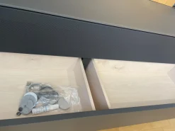 Wohnkombination Cubo Lack Quarz Schwarz Paneel Eiche Astig Wandschrank Aluminium Glastür Schwarz Mit Beleuchtung