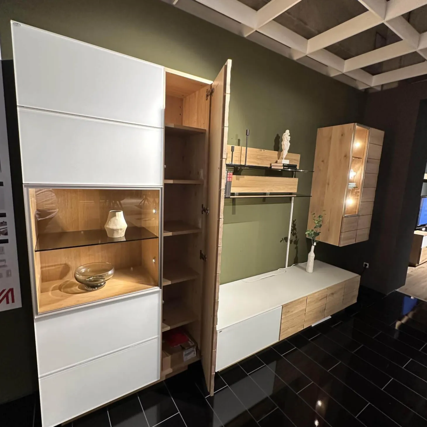 Wohnkombination Vmontanara Wildeiche Geölt Akzent Glas Optiwhite Weiß Mit Beleuchtung